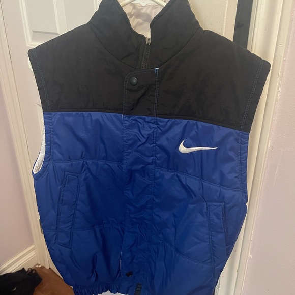 VINTAGE NIKE VEST - Picture 2 of 3